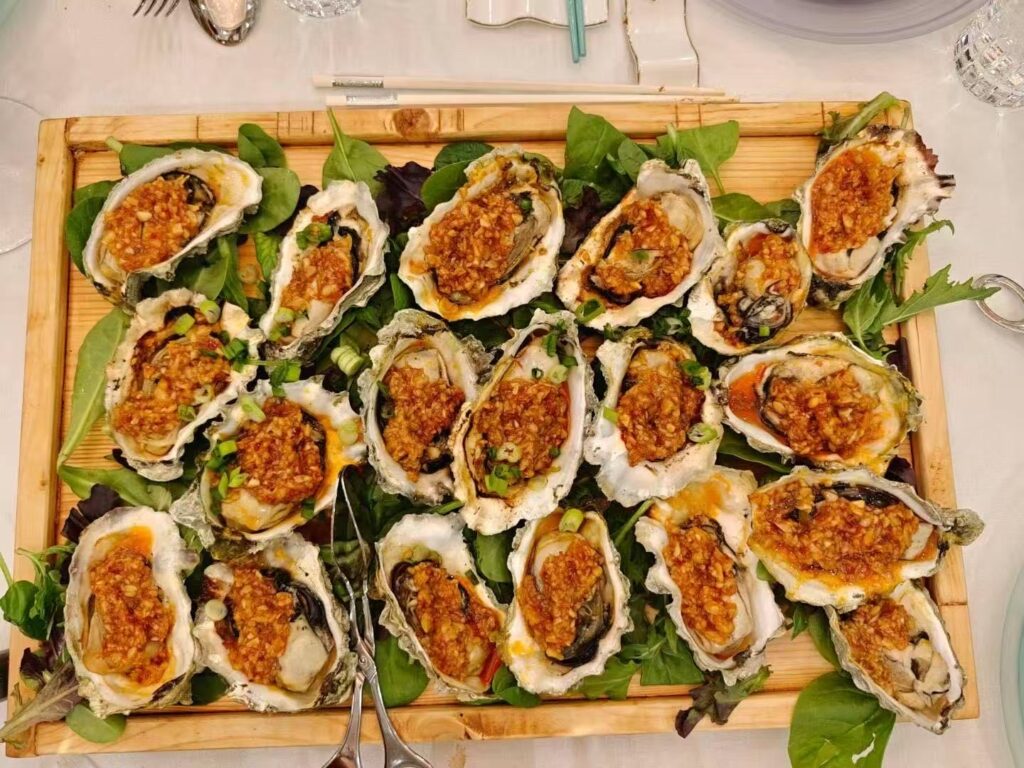 蒜蓉粉丝烤生蚝拼盘